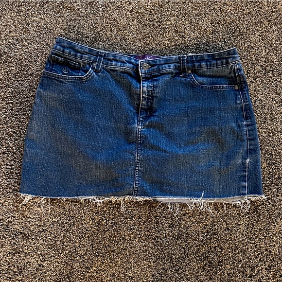 Gloria Vanderbilt Denim Jean Mini Skirt Distressed Hem Studded Pockets Size 14 - Picture 1 of 9
